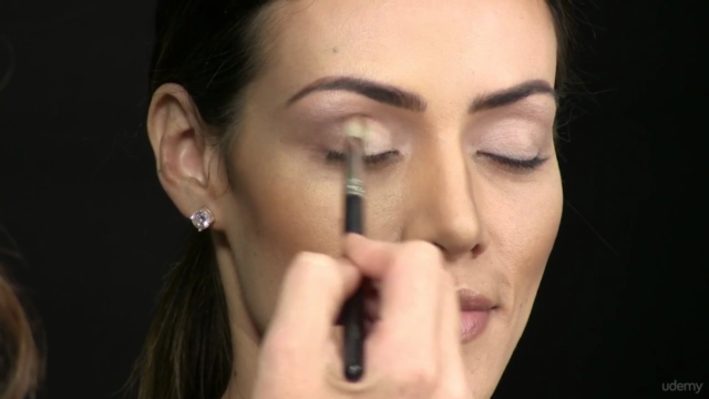 Become a Professional Makeup Artist for Film and Television – Screenshot 3