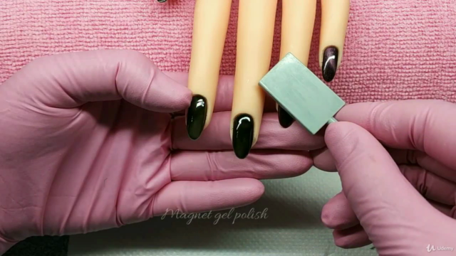 Gel Polish Decorations, Step by Step for Nail Artists – Screenshot 1