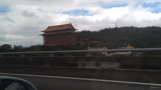 Becoming an Expat (Moving & Living Abroad for Extrepreneurs) – Screenshot 2