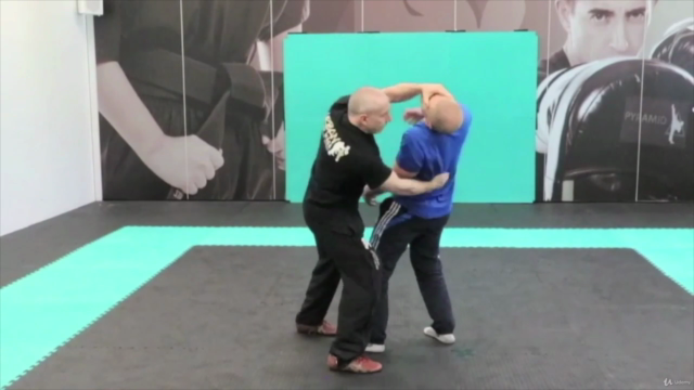 Urban Krav Maga: Defending Yourself on a Bus – Screenshot 3