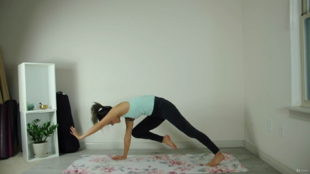 Total Strength: Power Vinyasa Yoga - Screenshot_04