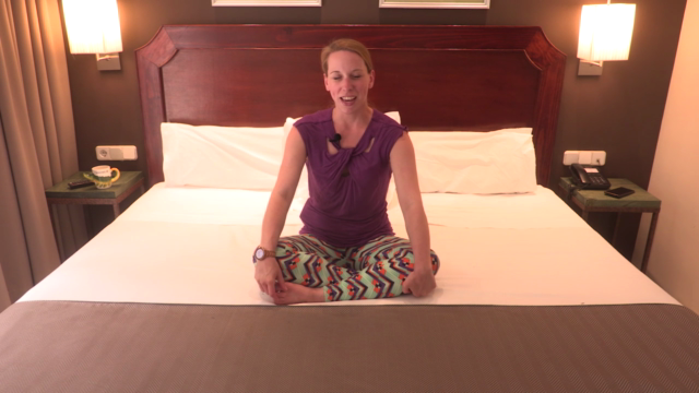Stretch & Tone: Morning Stay-In-Bed Stretch Routine – Screenshot 1