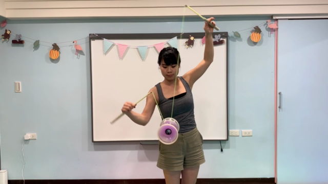 Learning Diabolo with Britney--Intermediate – Screenshot 1
