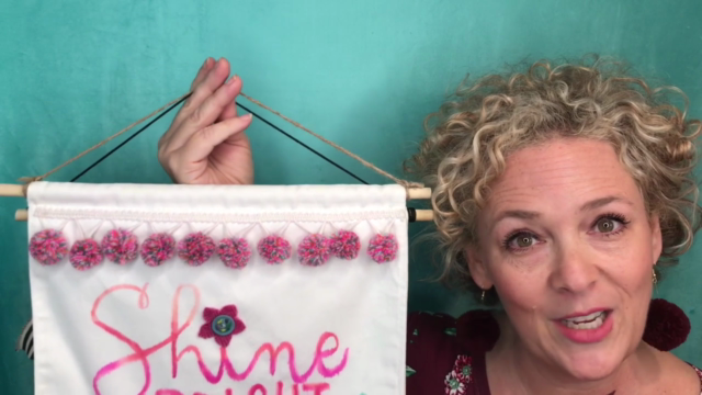 Lettering & Watercoloring on a Fabric Banner – Screenshot 3