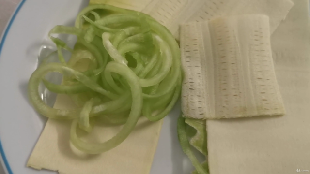 Come preparare gli spaghetti vegetali - Corso di Cucina veg – Screenshot 1