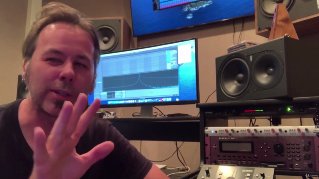 Studio Techniques: Working in a Recording Studio – Screenshot 4