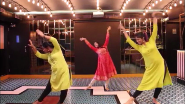 Semi-Classical Dance on the Song Ghar More Pardesiya – Screenshot 1