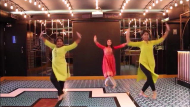 Semi-Classical Dance on the Song Ghar More Pardesiya – Screenshot 3