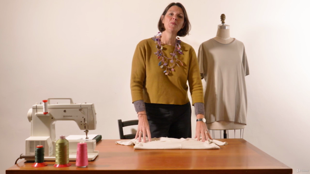 Twisting two T-shirts – Screenshot 2