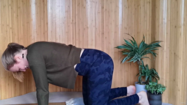 Pregnancy Yoga & Meditation for Trimester 1, 2 and 3 – Screenshot 1