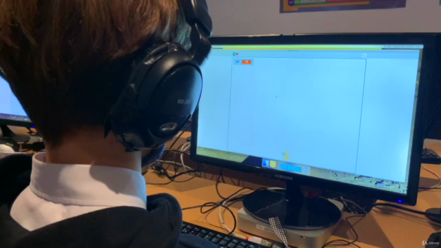 Scratch games coding for kids - Advanced Scratch 3 – Screenshot 4