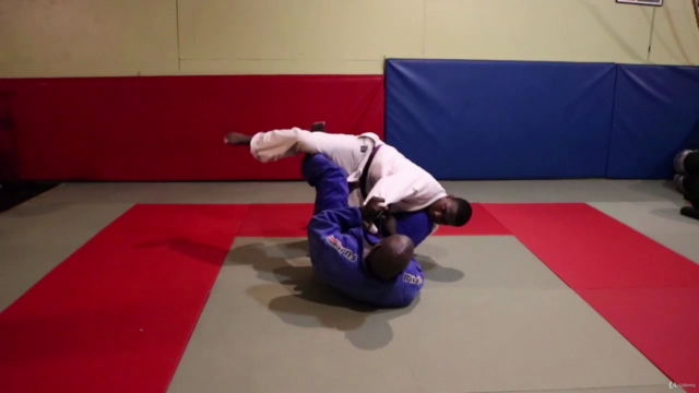 BJJ Made Easy: Mastering the Lasso Guard – Screenshot 4