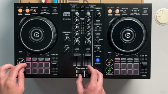 DJing on Controller – Screenshot 1
