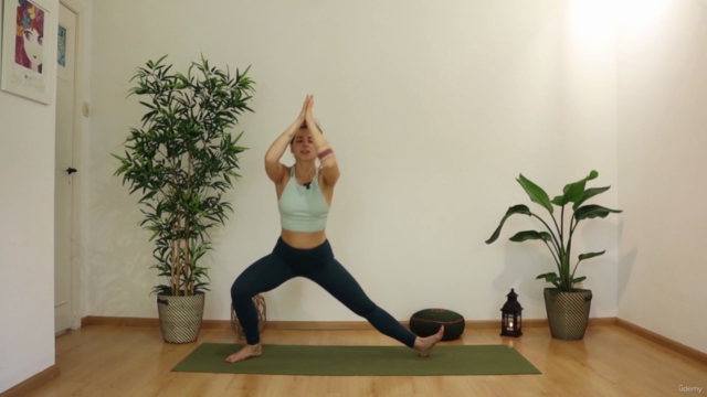 lunar yoga course for women-connect with the pace of nature – Screenshot 1