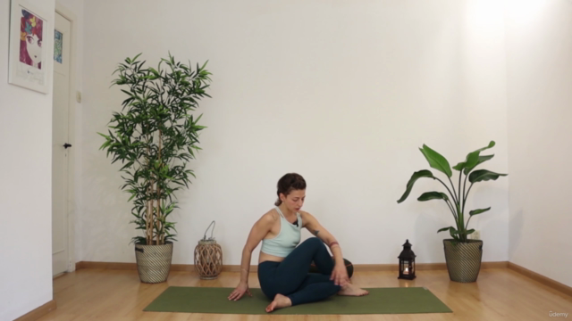 lunar yoga course for women-connect with the pace of nature – Screenshot 4