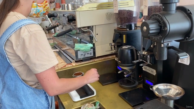 Espresso extraction and late art on a Breville dual boiler – Screenshot 1