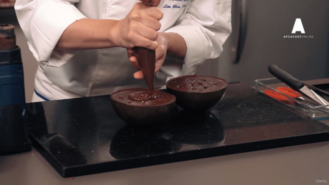 Chocolate display with Master Pastry Chef – Screenshot 2