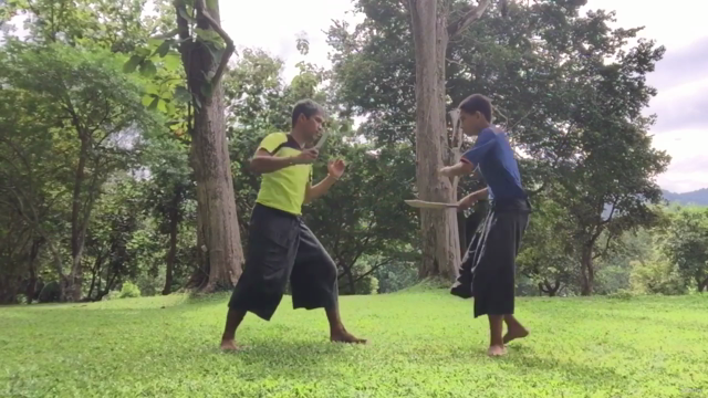 Knife fighting basics training level 3 drill with partner – Screenshot 1