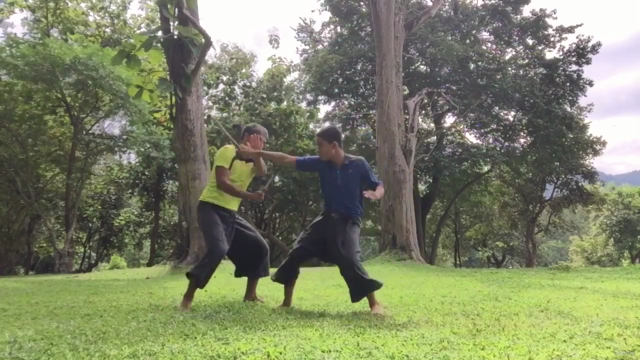 Knife fighting basics training level 3 drill with partner – Screenshot 2
