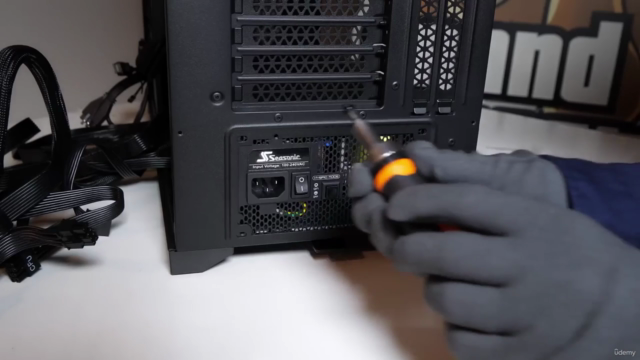 Build a Gaming PC from Scratch! – Screenshot 2