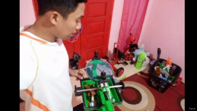 How to string a badminton racket and fix a broken racket – Screenshot 4