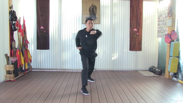 The best self-defense techniques with knife and short stick – Screenshot 1