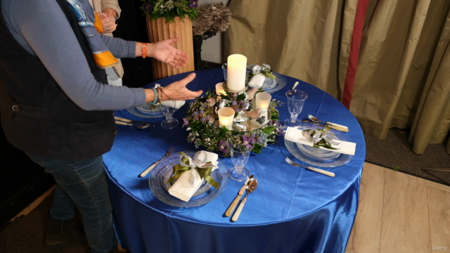 Christmas Creations: A Yuletide Decor Masterclass – Screenshot 2