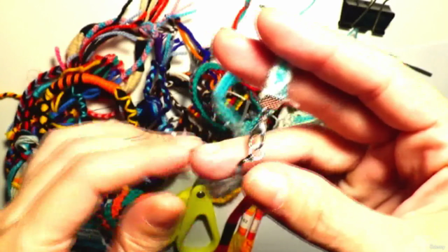 Learn How to Make Jewelry Using Cord and Yarn – Screenshot 3