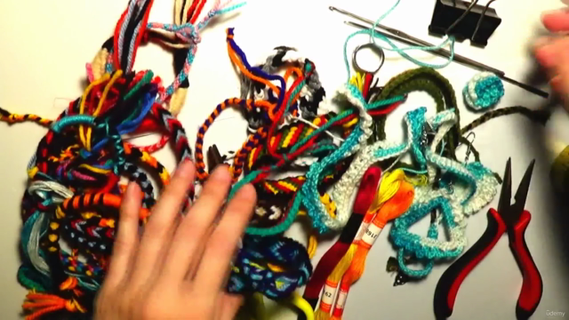 Learn How to Make Jewelry Using Cord and Yarn – Screenshot 4