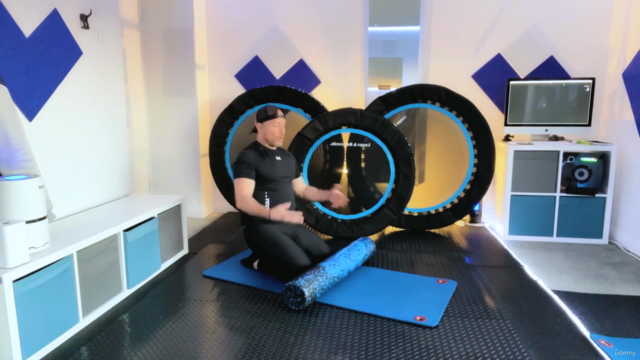 Learn how to use a Foam Roller for Flexibility - Screenshot_01