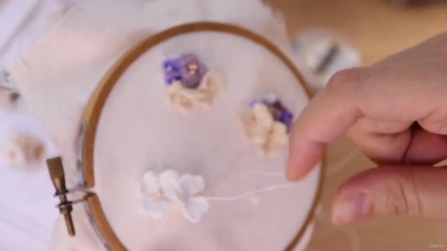learn how to make rose embroidery earrings – Screenshot 1