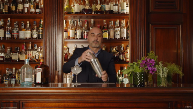 Hospitality Masterclass: Luxury Bar Service – Screenshot 3