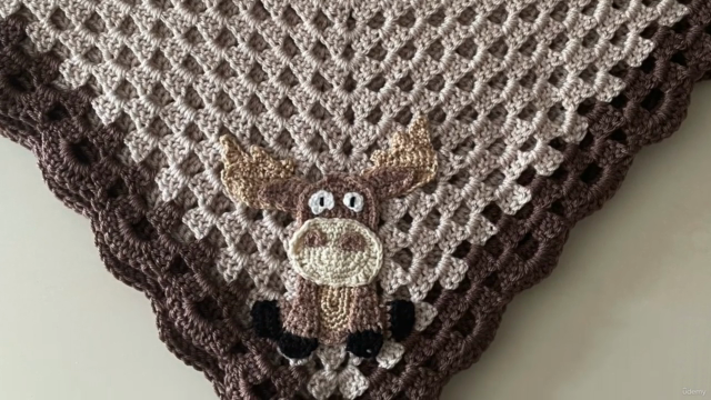 Beginner Crochet - Crochet an Infinity Granny Square Blanket – Screenshot 2
