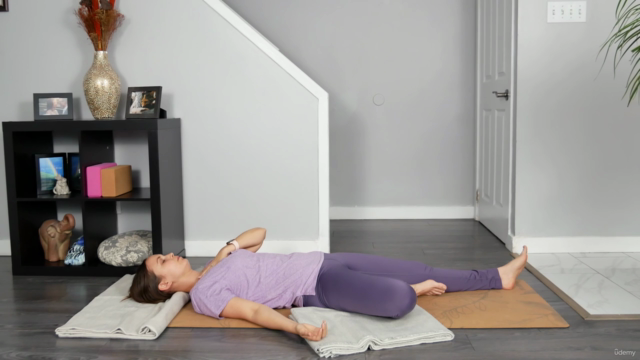 Restorative Yoga for Relaxation and Stress Management – Screenshot 4
