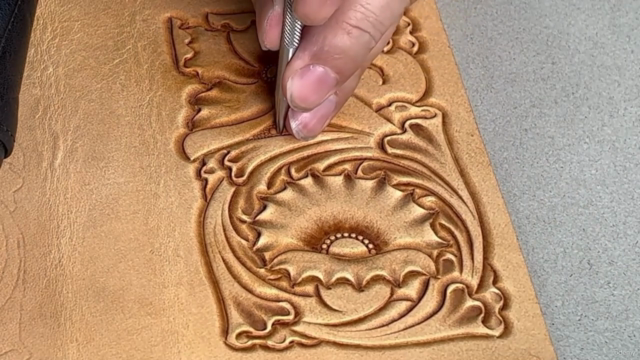 Leather carving passport case – Screenshot 2
