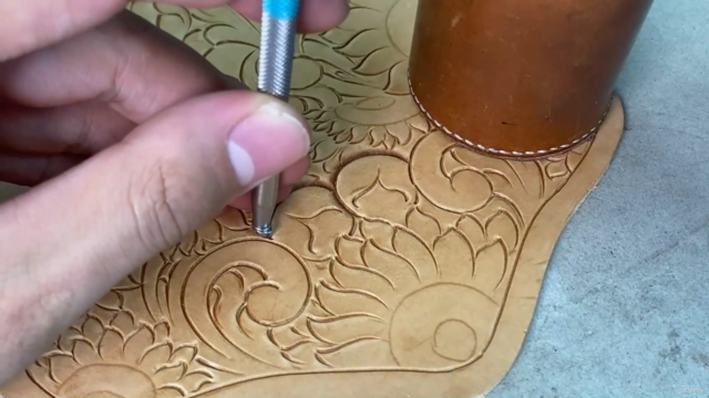 Leather carved eyeglass case – Screenshot 1
