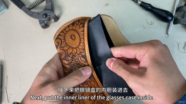 Leather carved eyeglass case – Screenshot 4