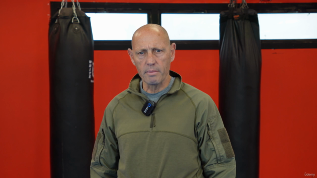 Krav Maga gun disarms with Israeli special forces instructor – Screenshot 3