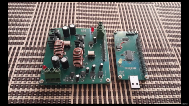dsPIC33: Control an Interleaved Boost Converter – Screenshot 1