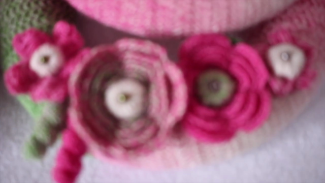 Crochet Floral Wreath out of Flowers, Leaves and Pistils – Screenshot 2