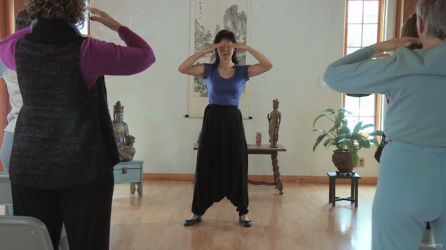 Qigong for Women Lesson 2 w Daisy Lee Radiant Lotus Qi Gong – Screenshot 2