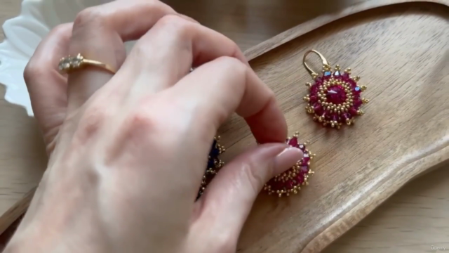 Learn How To Make Crystal Beaded Earrings – Screenshot 1