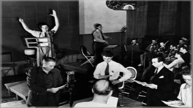 Orson Welles and the 1938 The War of the Worlds Broadcast – Screenshot 3