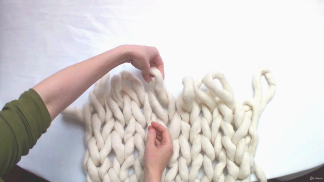Make A Chunky Knit Wool Blanket In Less Than 45 Minutes – Screenshot 3